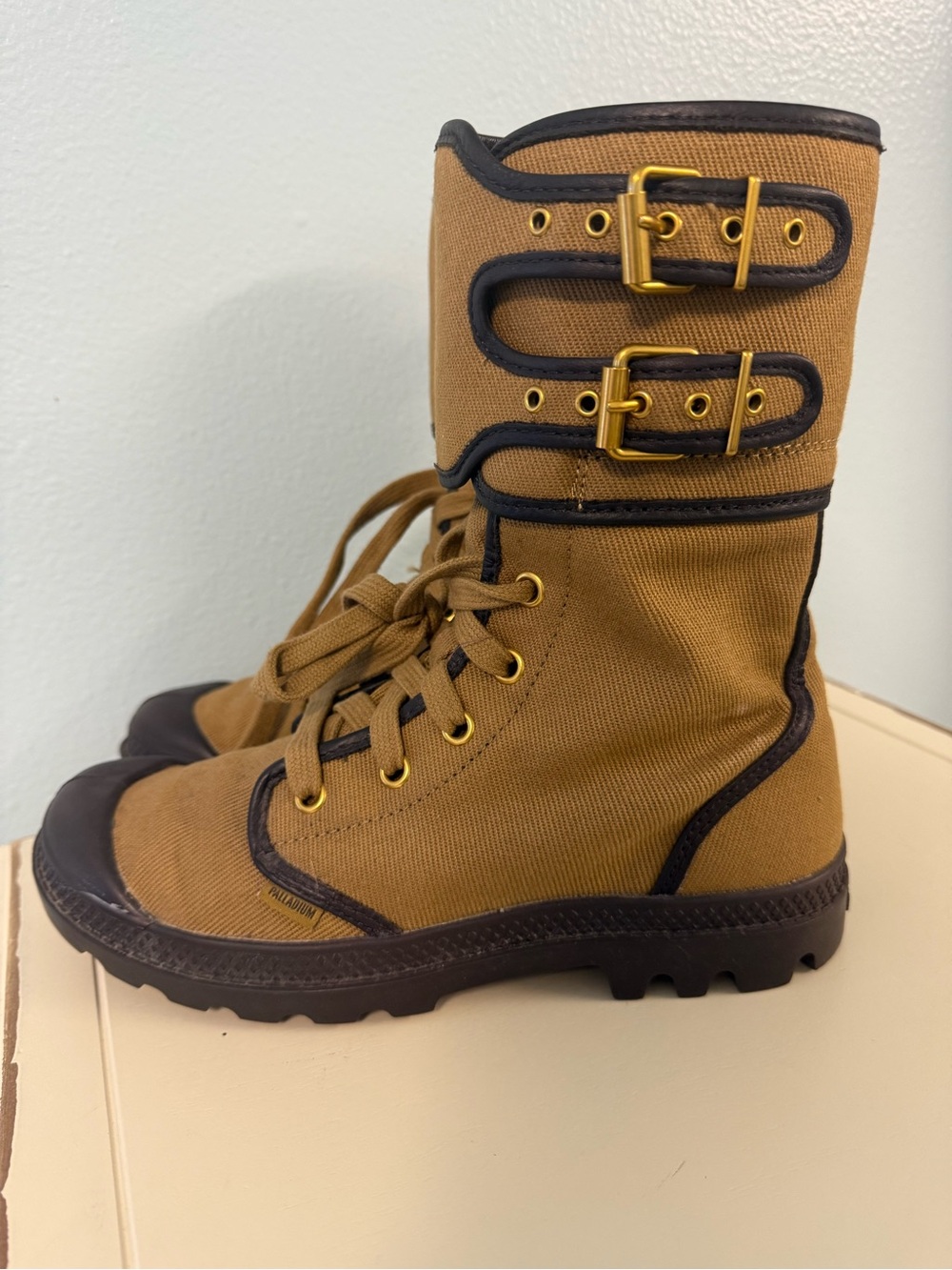 Palladium Baggy Women’s Boots Size 6 Tan Canvas Combat Buckle Zip Lug Sole